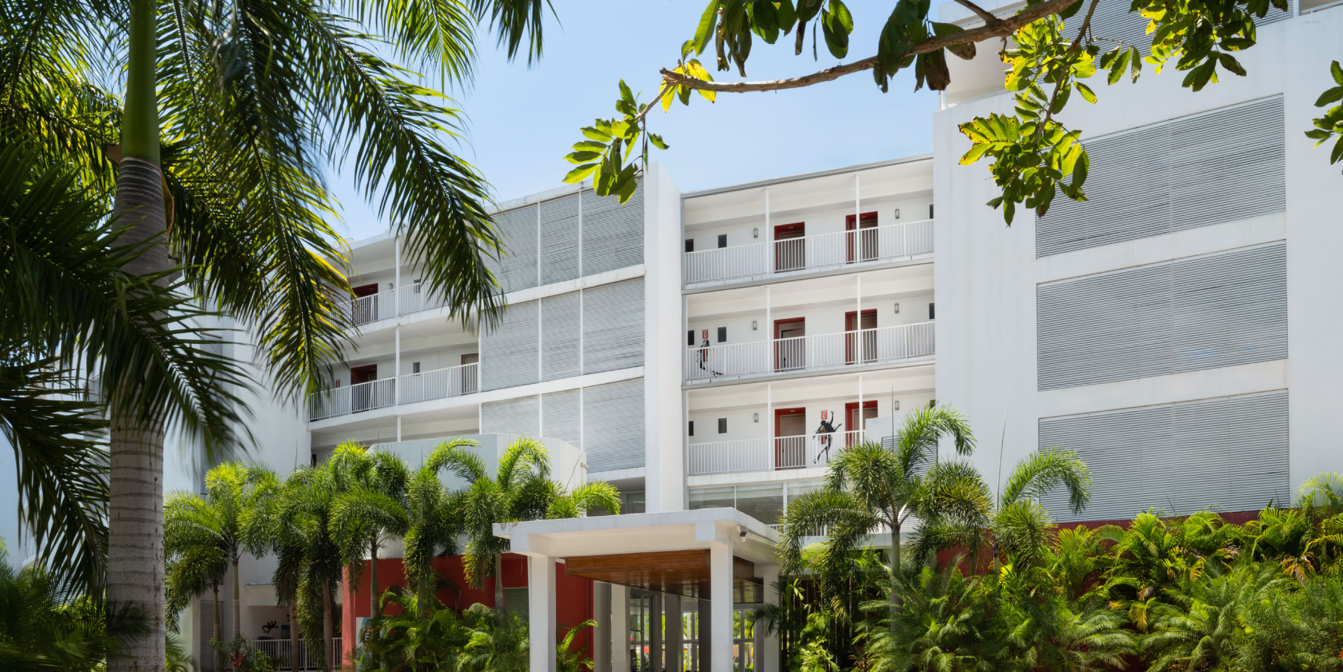 grand decameron cornwall