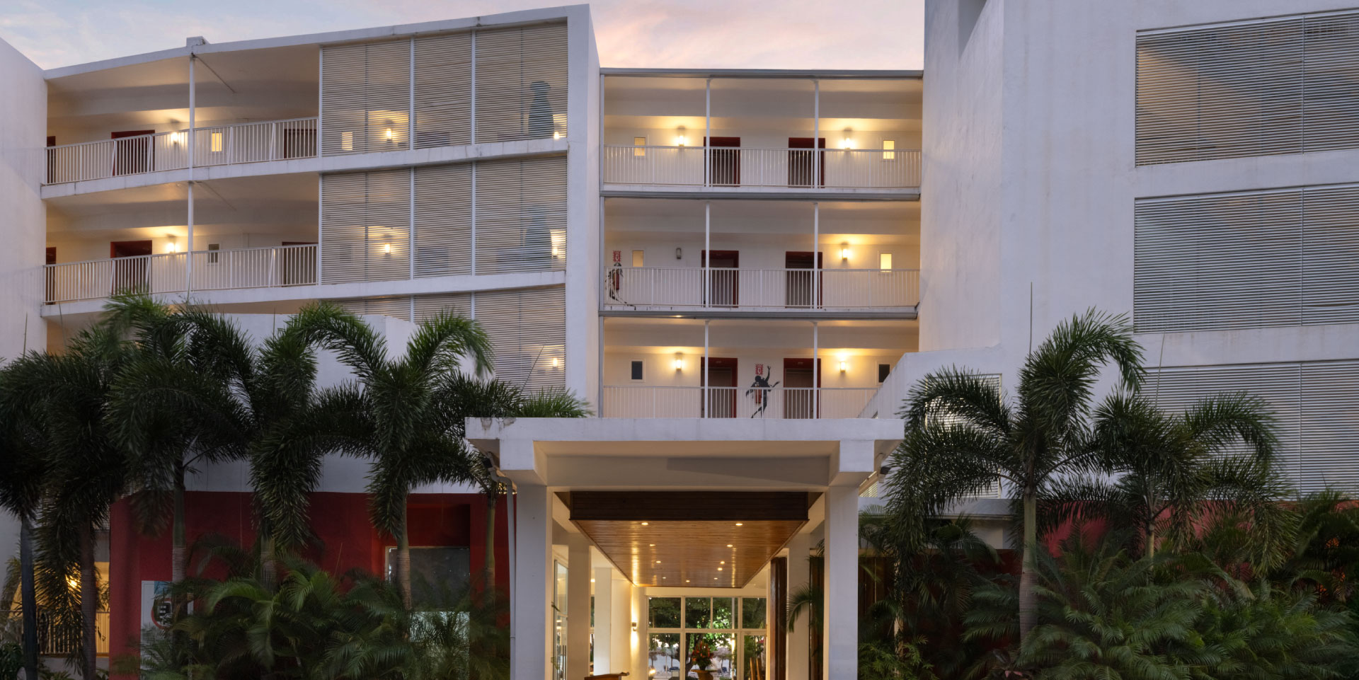 grand decameron cornwall